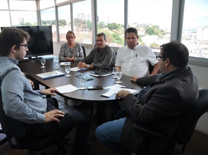 Secretário da Fazenda discute parcelamento de ICMS com Sindmineral