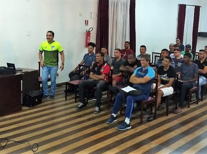 Governo de Alagoas, Prefeitura de Penedo e FAF capacitam árbitros, professores e treinadores