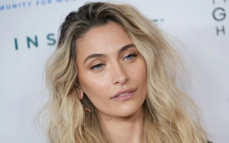 Paris Jackson fala sobre a luta para manter a sobriedade: 'Tive que aprender a viver a vida como ela é'