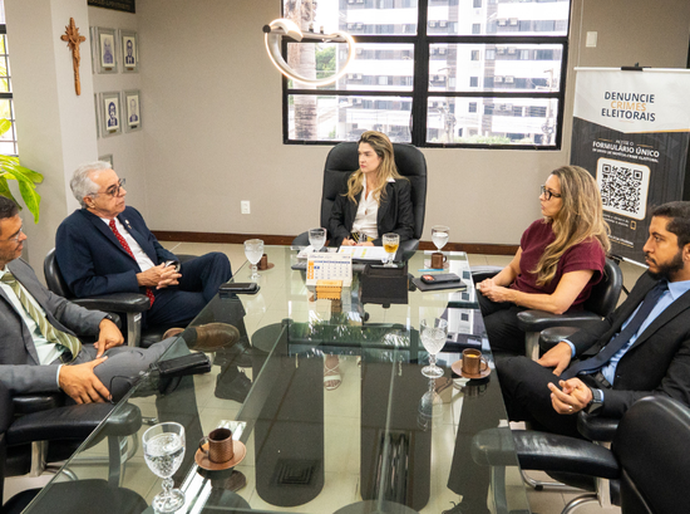 Presidente do TRE visita superintendente da PF e debate ações para as Eleições 2026