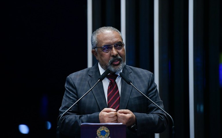 Paim faz balanço do trabalho da CDH no primeiro semestre