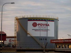 Trump anuncia reunião com petroleiras para discutir Venezuela, preços do petróleo e segurança