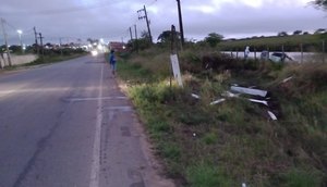Motorista morre após carro capotar na Rodovia SE-260