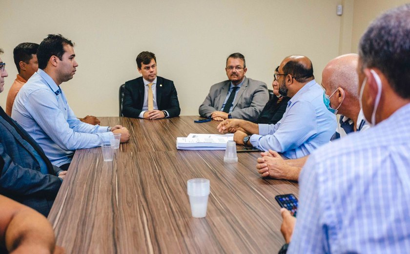 Moradores dos Flexais pedem apoio da OAB Alagoas para realocação de imóveis