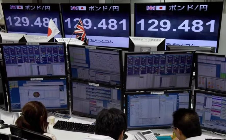 Ações na Bolsa de Valores de Tóquio caem 7% após dados de emprego nos EUA e temor de recessão