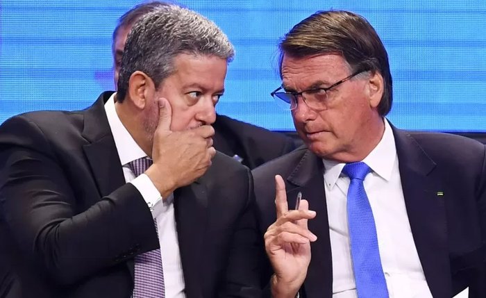 O presidente da Câmara dos Deputados, Arthur Lira (PP-AL) e o ex-presidente Jair Bolsonaro
