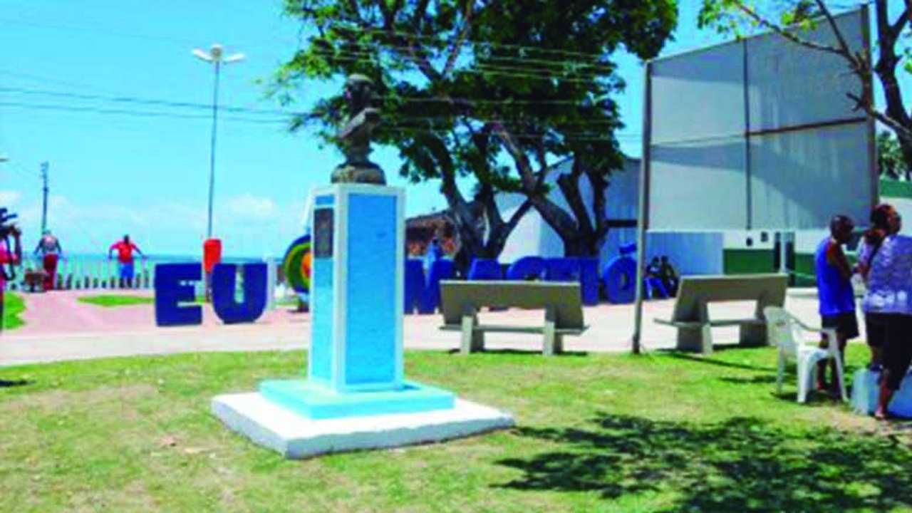 Maceió 200 anos: Rui entrega praça, mirante e canteiro em Ipioca