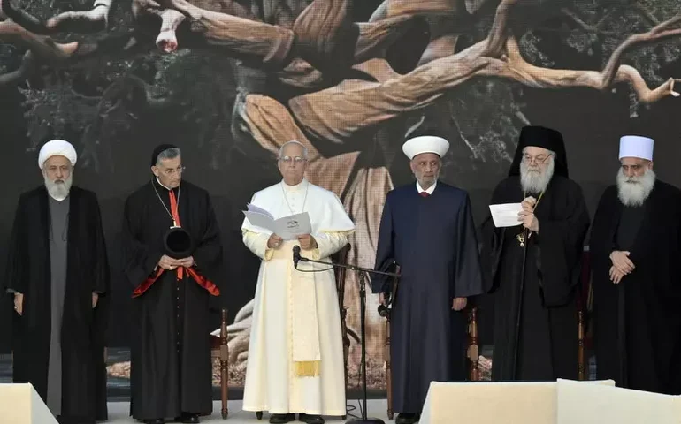 Líder xiita libanês pede ajuda do Papa contra Israel