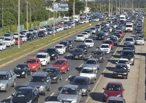 Mesmo com número recorde de multas, suspensões de CNHs caem no Brasil
