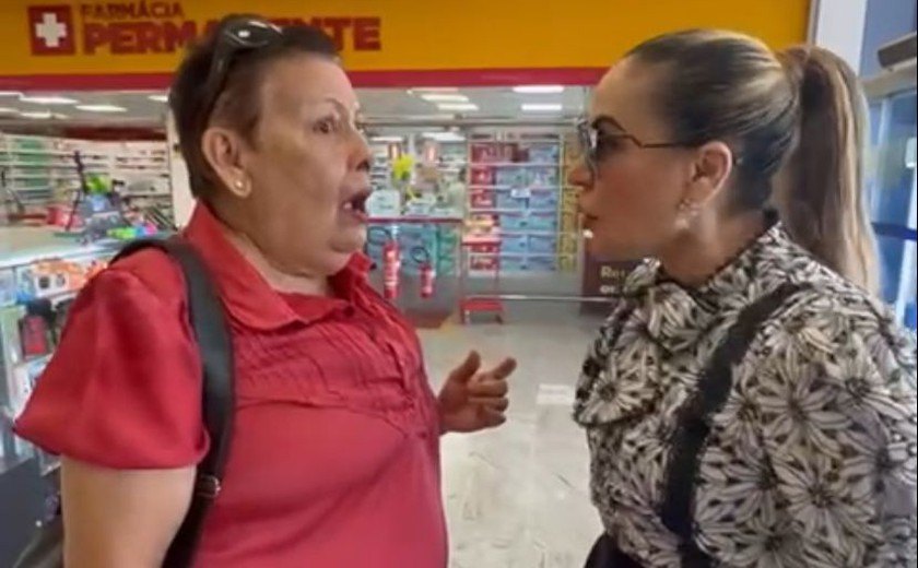 Blogueira Maria Aparecida é confrontada em supermercado de Maceió