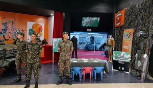 Exército brasileiro realiza exposição em shopping de Aracaju