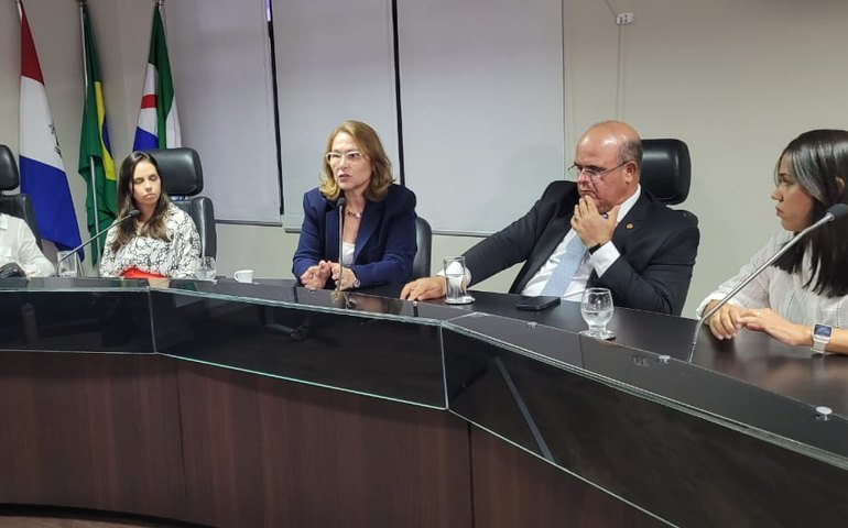TRE, TJ e shoppings de Alagoas dialogam sobre combate à violência contra a mulher