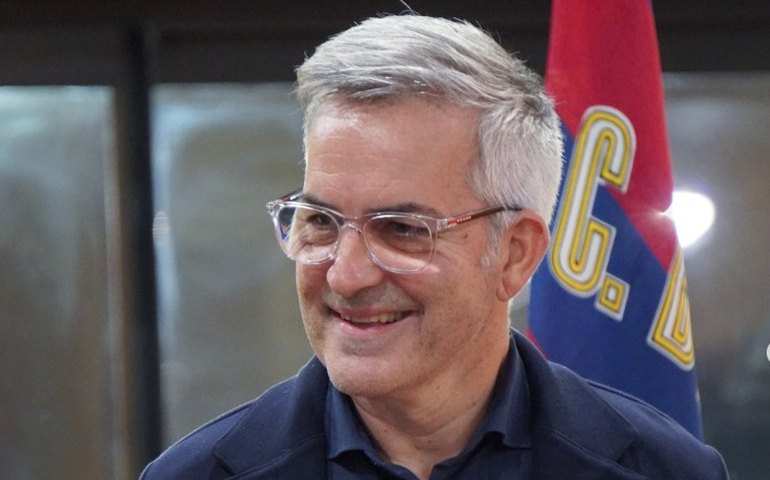 Pré-candidato à presidência do Barcelona lança projeto para retorno de Messi