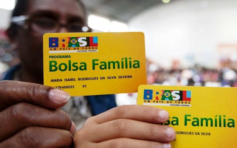 Alta do IOF não resolve Bolsa Família e tem tom eleitoreiro, dizem economistas