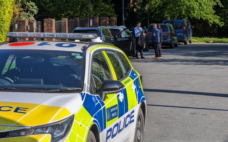 Polícia do Reino Unido investiga se os ataques incendiários a locais judeus em Londres são obra de procuradores iranianos