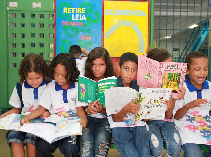 Seduc celebra Dia Nacional do Livro Infantil destacando políticas de incentivo à leitura nas escolas