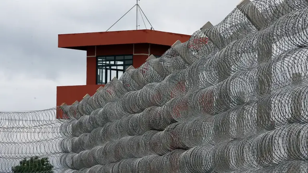 Por que Bolsonaro não foi para a Papuda?