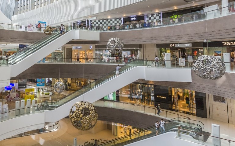 Em agosto, 127 lojas de shoppings fecharam as portas. Levantamento mostra as marcas mais afetadas