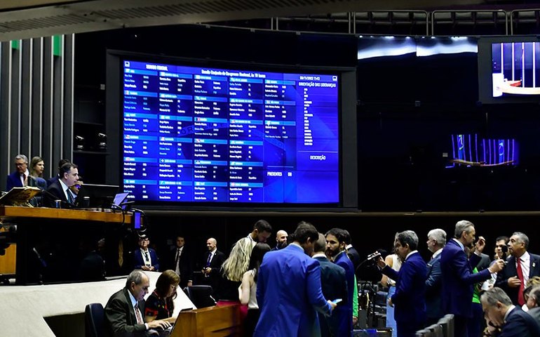 Com acordo partidário, análise de vetos é adiada para 23 de novembro