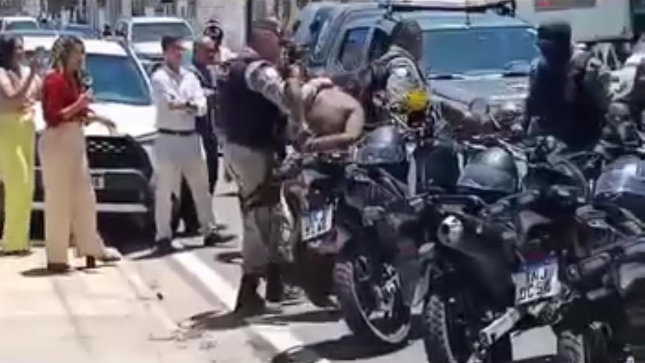 Dois homens são presos em flagrante após tentativa de assalto no Jaraguá, em Maceió