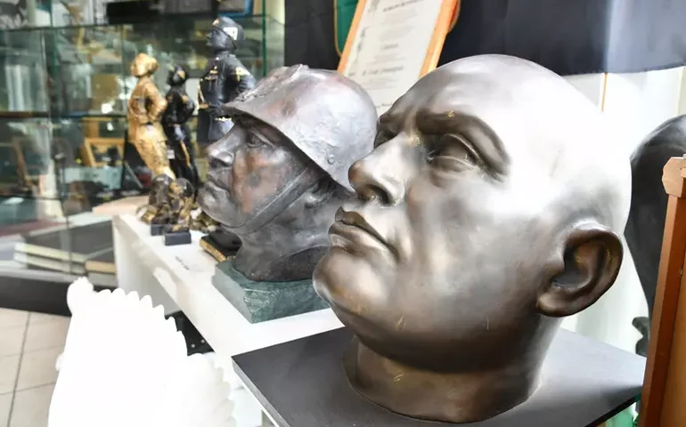 Município italiano fracassa em projeto para revogar cidadania de Mussolini