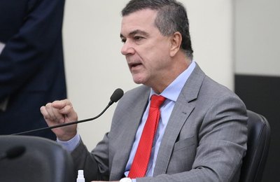 Ronaldo Medeiros faz pronunciamento contra a "privatização" da Saúde em Maceió