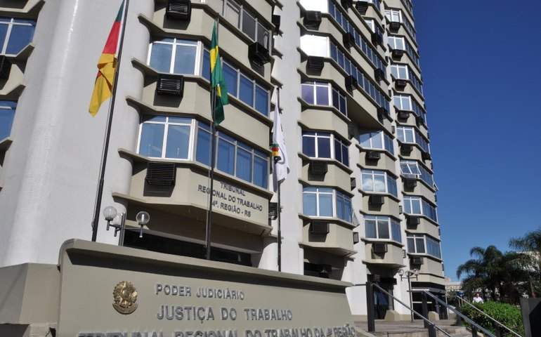 Tribunal nega 'vínculo de emprego' a cuidadora companheira de idoso