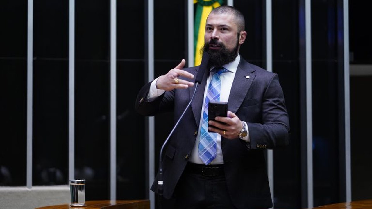 Comissão aprova projeto que proíbe cobrança pela emissão de diploma de curso superior