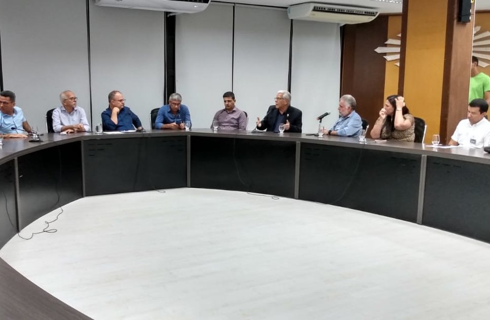 REUNIÃO CORONA / Foto: André Múmia