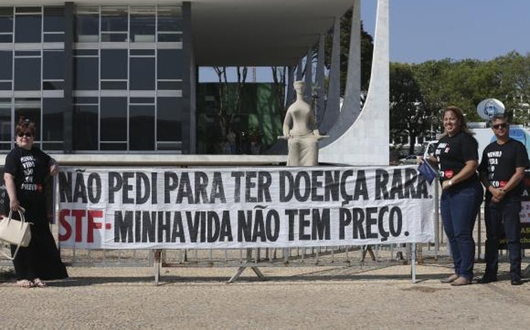 STF suspende novamente julgamento sobre remédios de alto custo