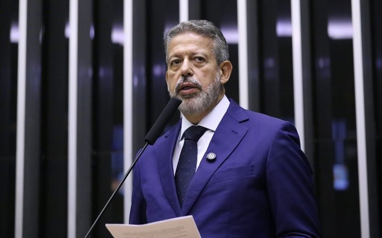 Câmara aprova projeto que isenta do Imposto de Renda quem ganha até R$ 5 mil por mês