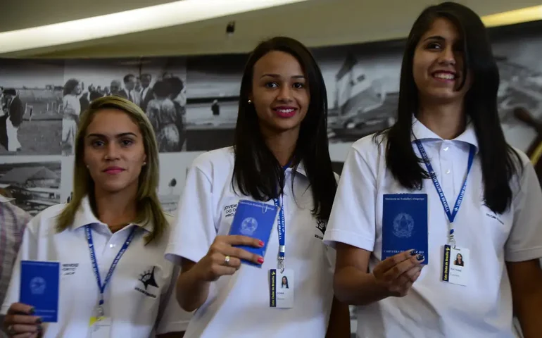 Programa Aprendiz completa 25 anos e bate recorde de 710 mil contratos