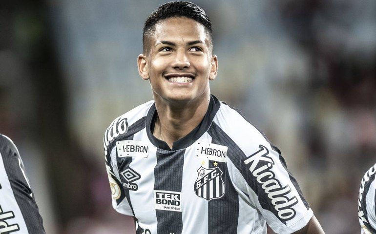 Novo ‘garçom’ do Santos, Ângelo comemora parceria de sucesso com Marcos Leonardo