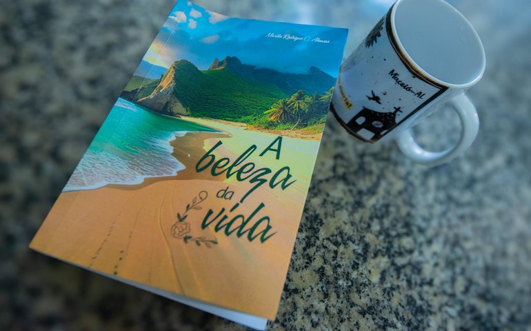 Escritora alagoana Marília Rodrigues Alencar lança seu segundo livro no Misa