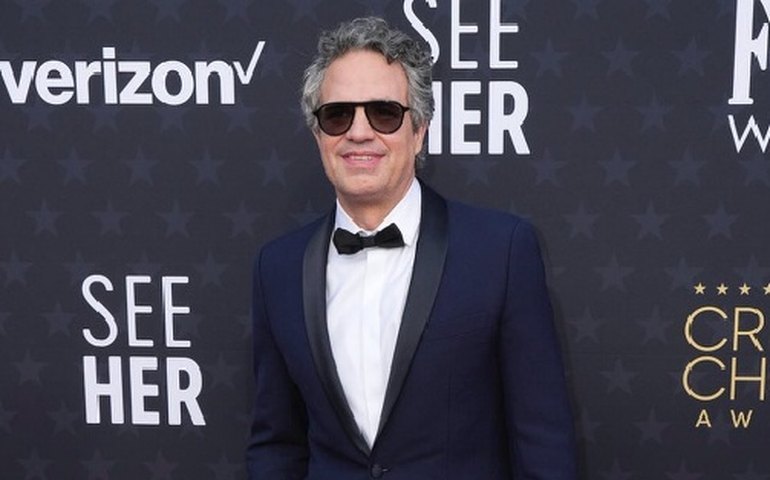 Mark Ruffalo conta reação de esposa após contar sobre tumor: 'Sabia que você morreria jovem'