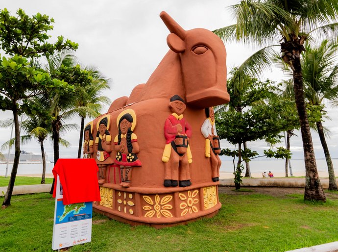Escultura O Boi é reinaugurada em Jaraguá após ato de vandalismo