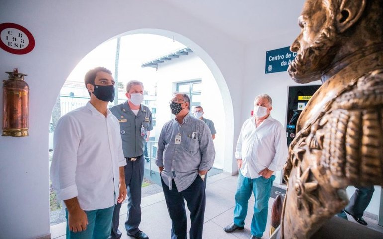 Prefeito JHC e comandante dos Portos discutem parcerias institucionais