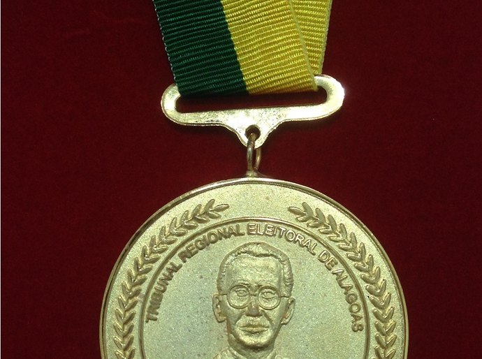 Ministros do TSE e STJ serão homenageados com medalha do TRE/AL