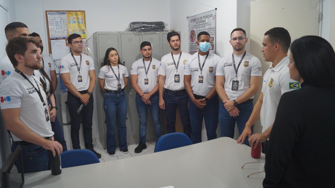Polícia Científica recebe visita de alunos do curso de formação de delegados