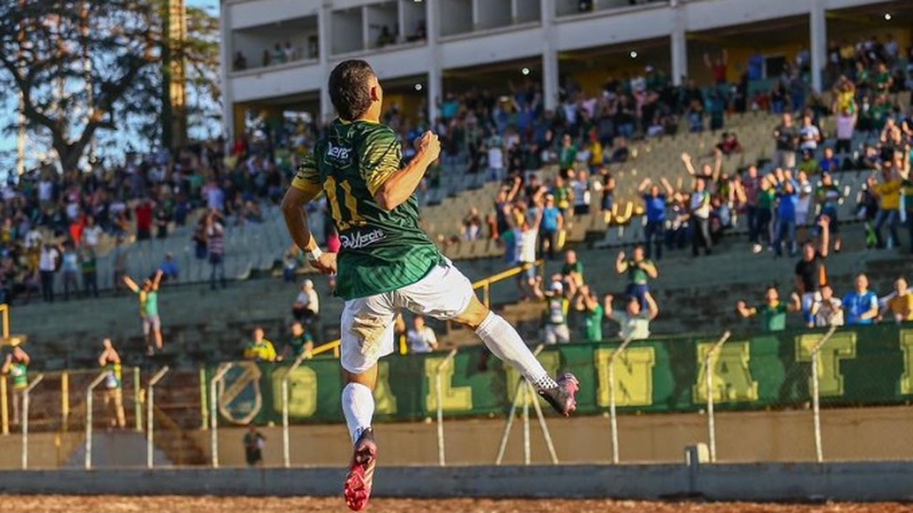 'Menininhas desvirtuam', justifica diretor de time de SP após eliminação do clube