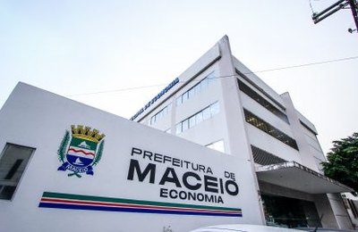 Prefeitura de Maceió paga servidores no mês trabalhado