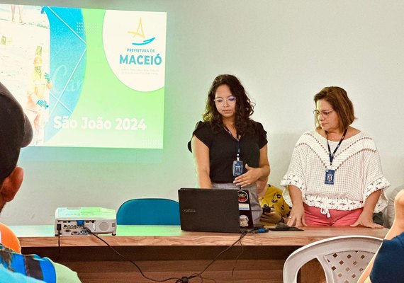 Ambulantes que vão trabalhar no São João Massayó recebem capacitação