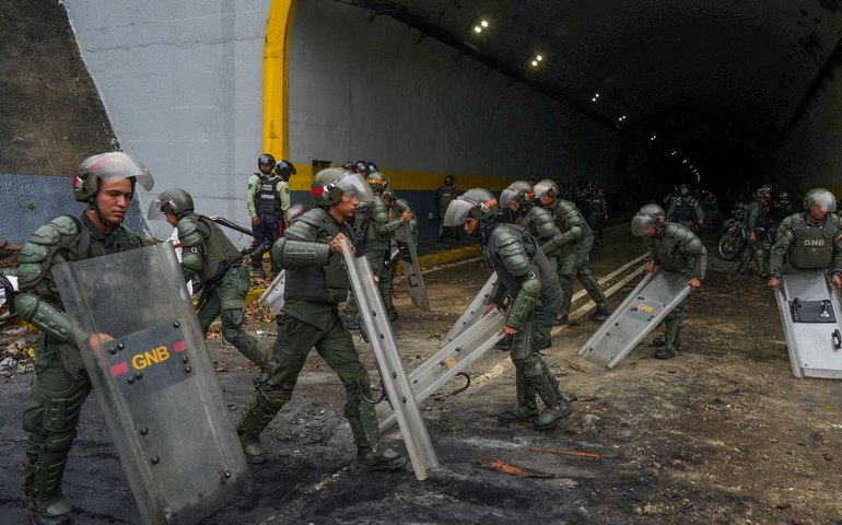 Atos na Venezuela têm 749 presos, 48 policias feridos e um morto