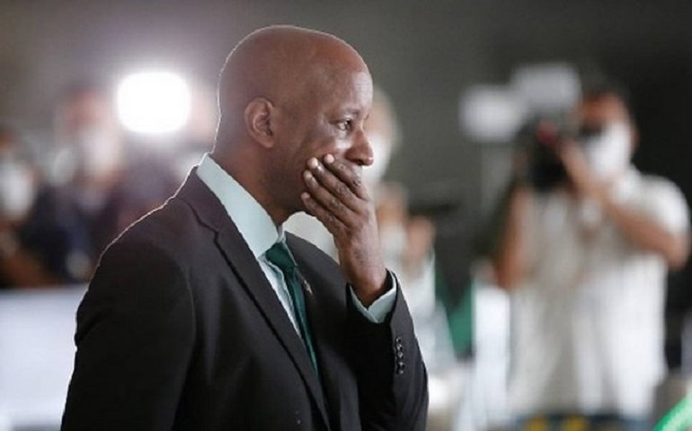Parlamentares recorrem ao MPF contra Sérgio Camargo