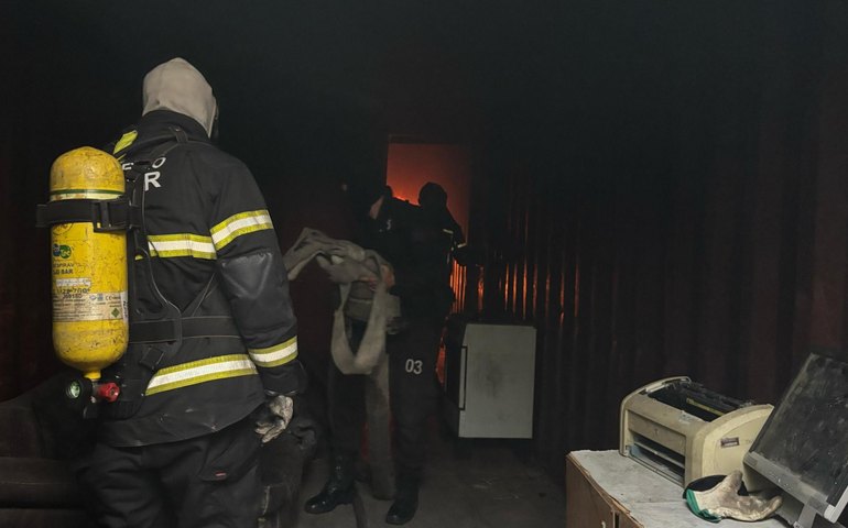 Bombeiros realiza treinamento sobre incêndios em Curso Operacional de Intervenção Tática Prisional