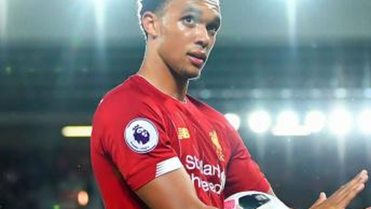 Perto do título inglês, lateral do Liverpool promete buscar recordes