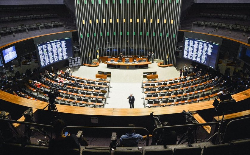Câmara conclui votação da MP que permite redução de jornada e salário