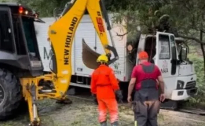 Duas pessoas ficaram feridas no acidente Duas pessoas ficaram feridas no acidente