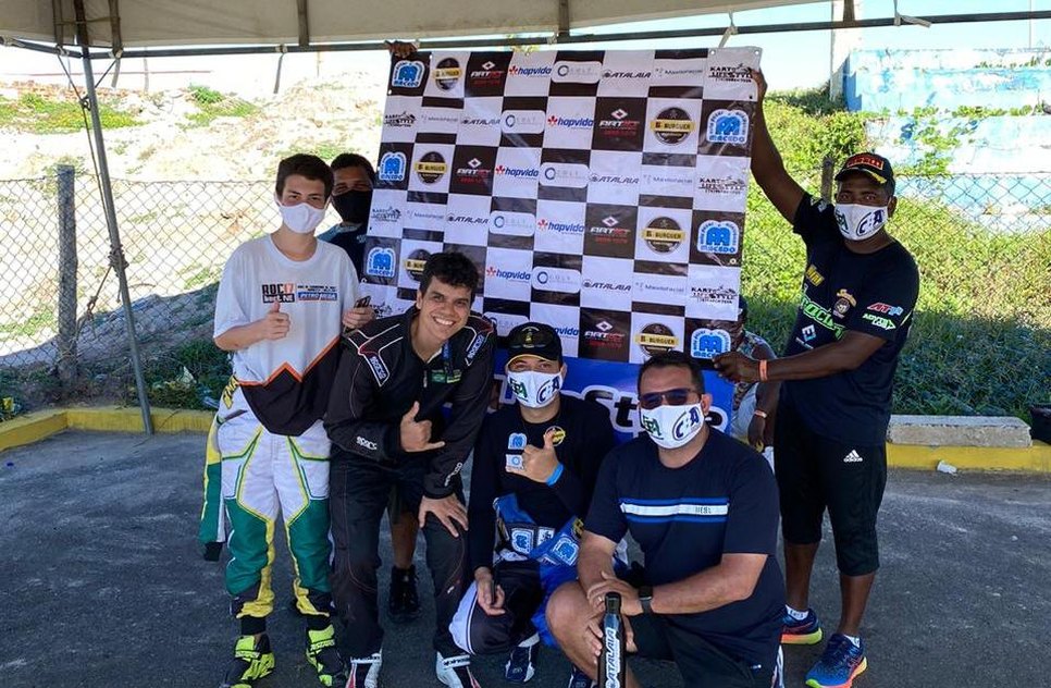 Pilotos sergipanos se destacam no Campeonato Baiano de Kart.jpeg