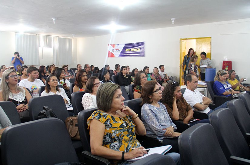 Escola da Magistratura debate prevenção às drogas com educadores